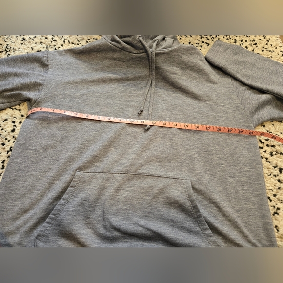 L.L.Bean hooded pullover sweater. Kangaroo pocket, long sleeve. Size LG. - Picture 4 of 7